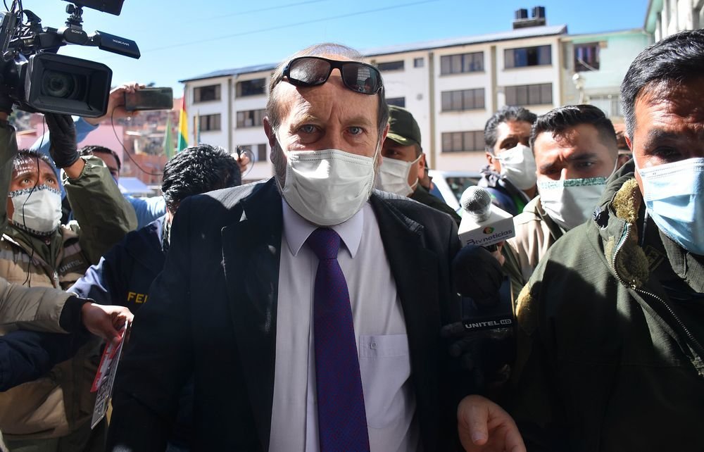 Bolivian Health Minister arrested for overvalued ventilator purchase for COVID-19