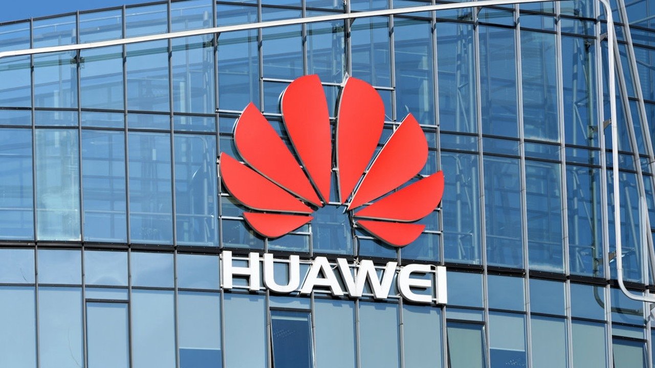 China accuses the United States of trying to 'eliminate' Huawei