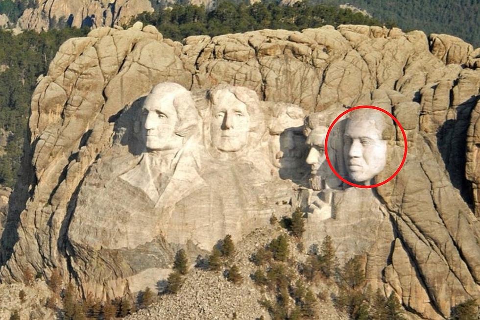 Kanye West photoshops his face to a photo of Mount Rushmore