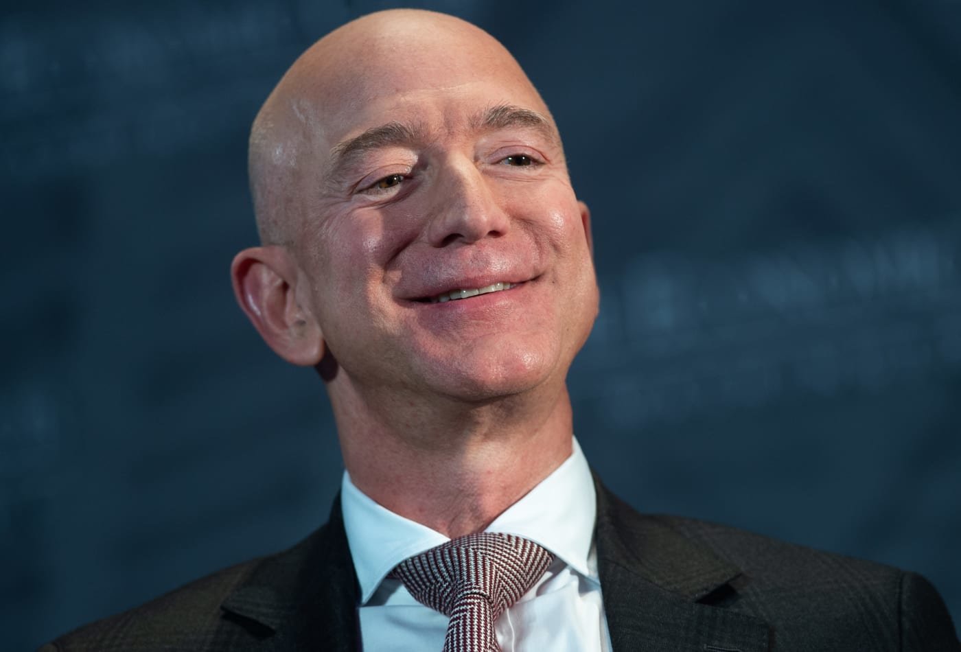 Corona-economy: Jeff Bezos Gains Record $13 Billion in a Single Day. How much did you add to your fortune today?