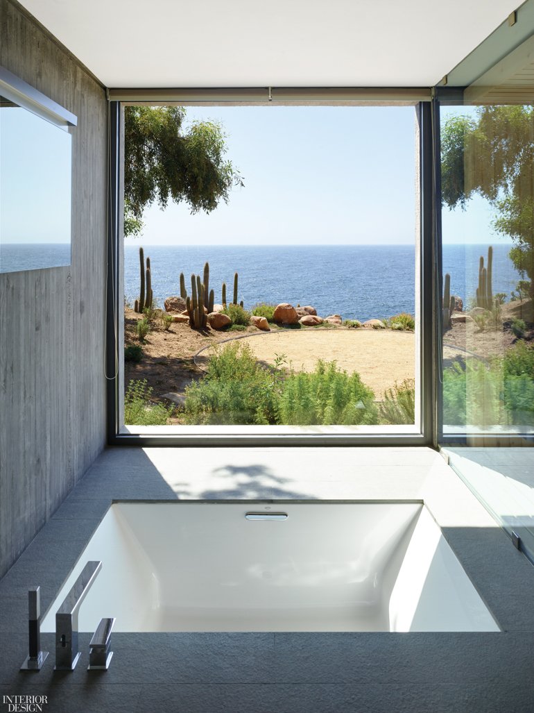 10 Bathrooms With a View