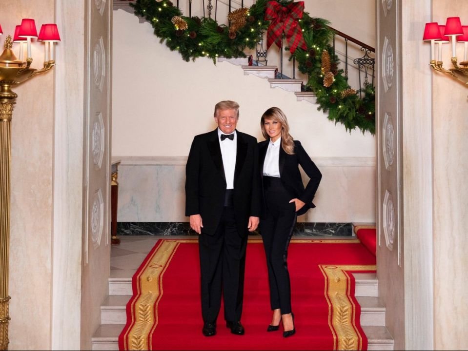 Was the Trump Christmas card photoshopped?