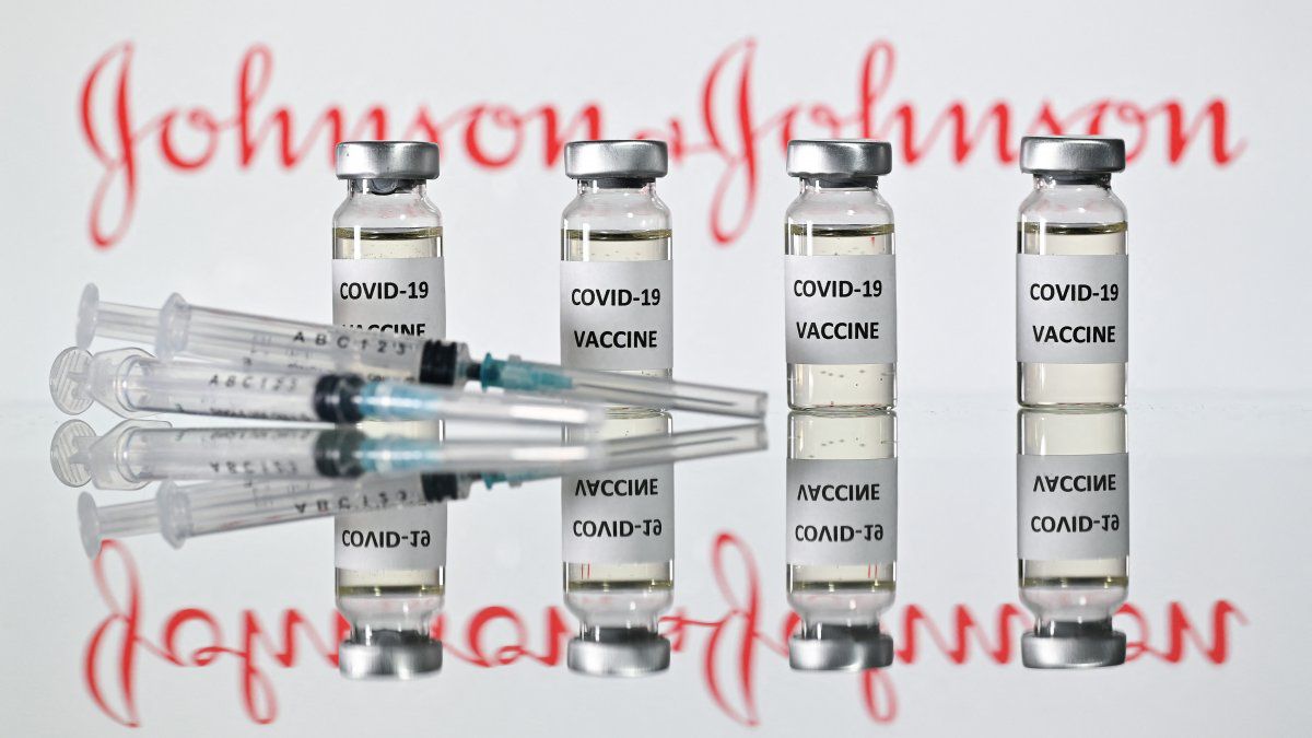 Johnson & Johnson vaccine risk-benefit ratio remains "positive," says EMA