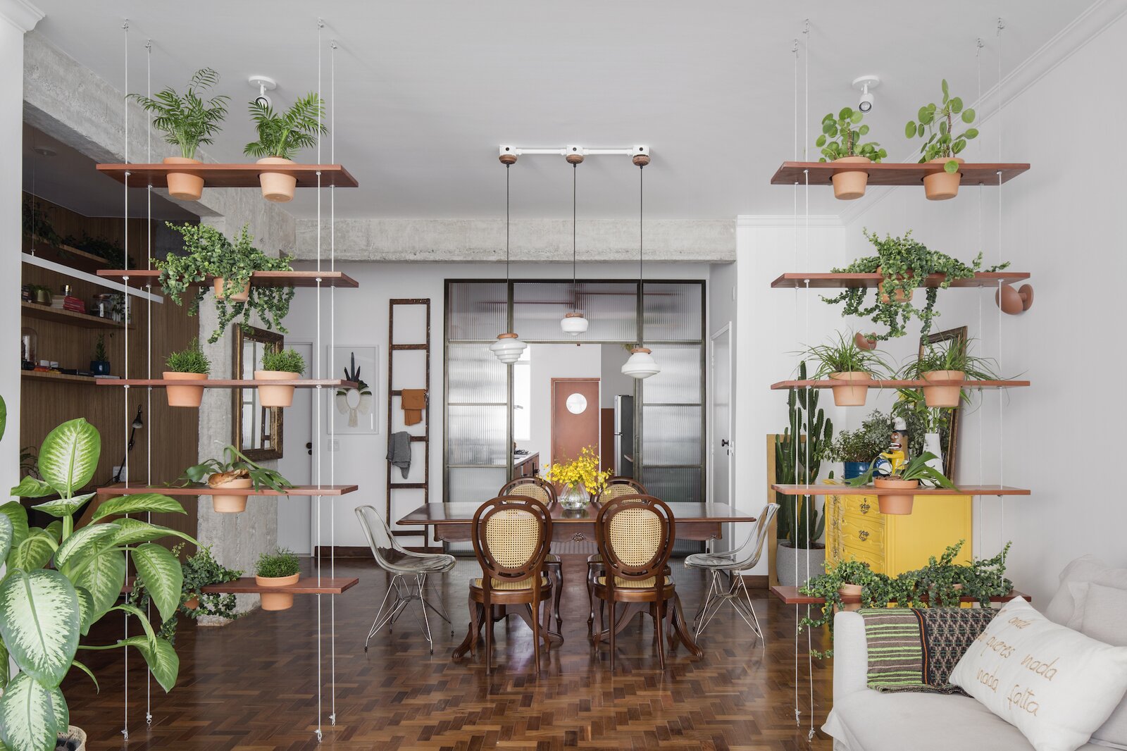 A Deteriorating 1950s Apartment in São Paulo Gets Revamped and Greened-Up
