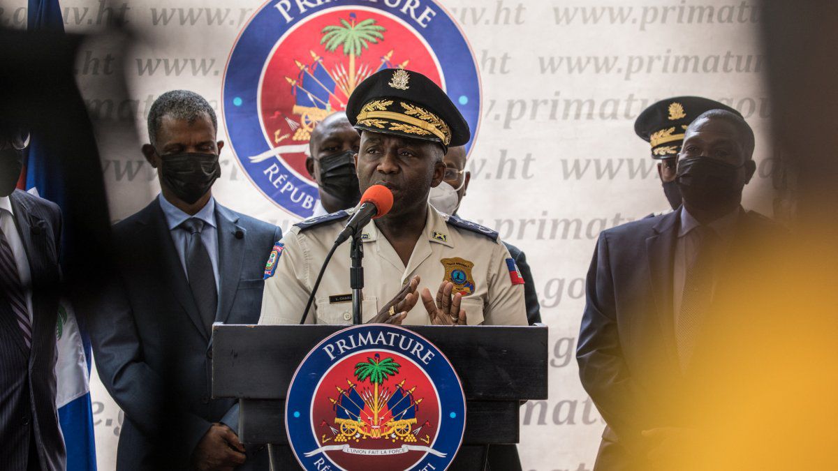 Two policemen and a civilian arrested for the assassination in Haiti