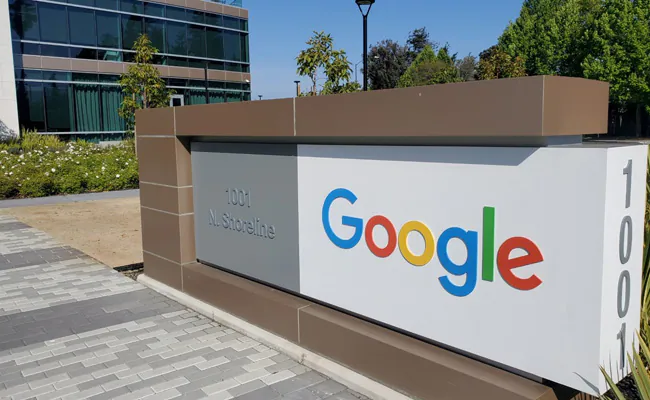 Google Requires Employee Vaccinations, Pushes Back Reopening
