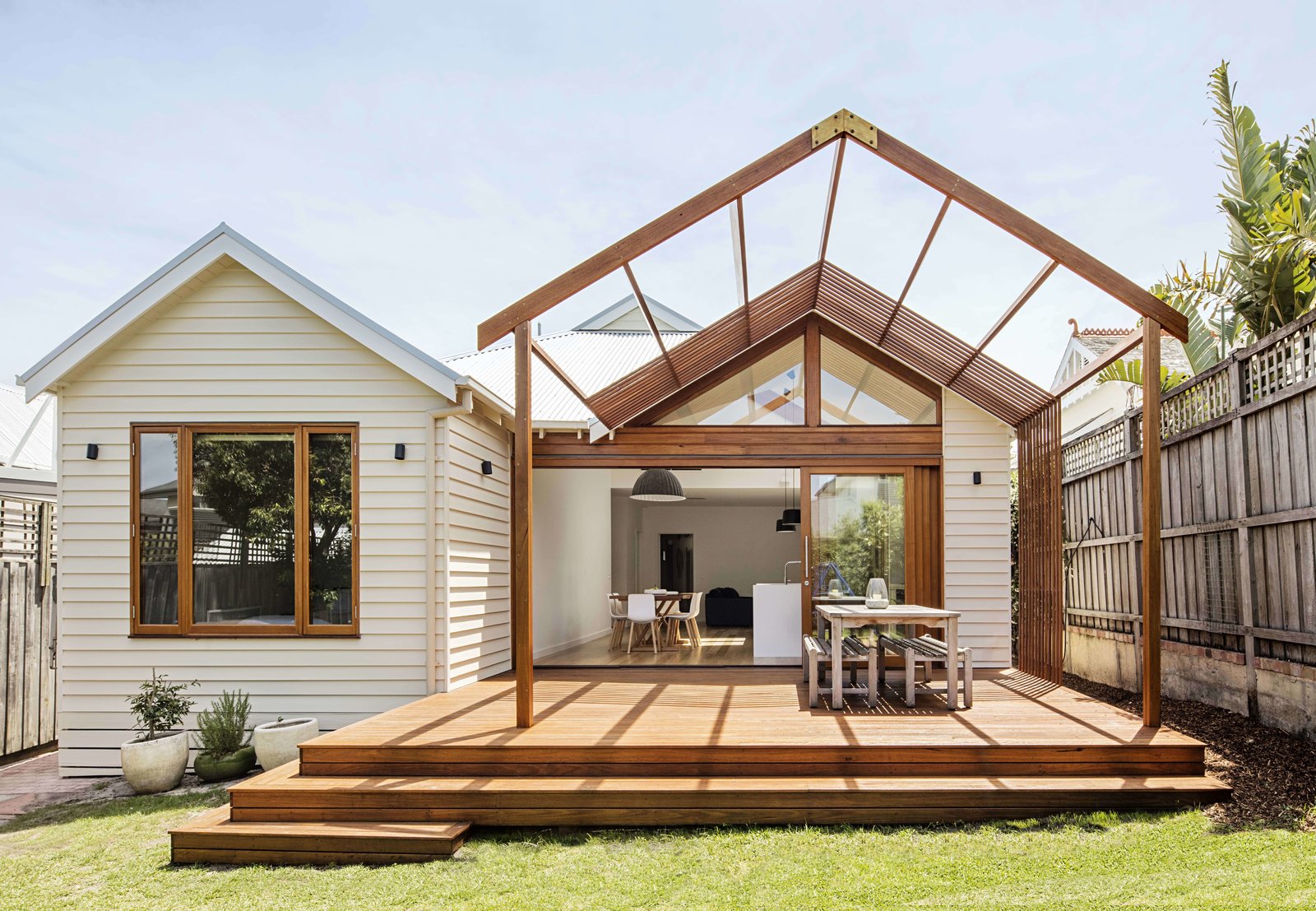 2 New Gable Roofs Brighten Up an Edwardian Cottage in Melbourne