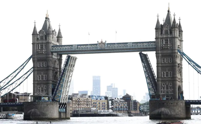 London's Tower Bridge Gets Stuck Open For 2nd Time In A Year