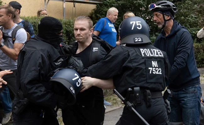 COVID-19 Sceptics Defy Protest Ban In Germany's Capital; Several Arrested