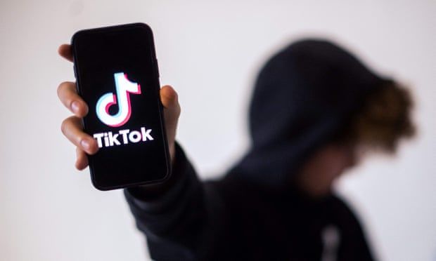 TikTok acts on teen safety with ‘bedtime’ block on app alerts