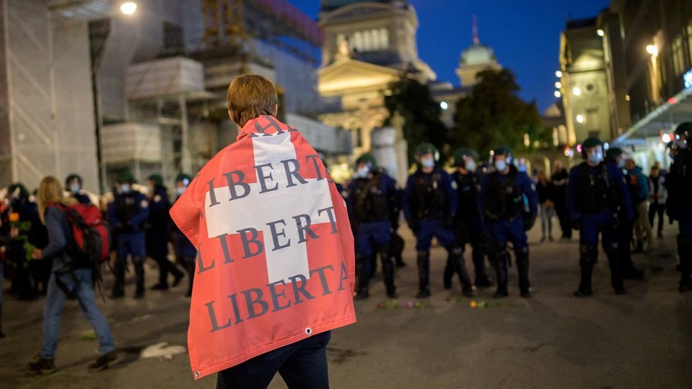 Swiss police use rubber bullets, teargas and water cannons to disperse Bern protest against Covid passports