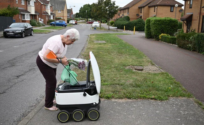 Delivery Robots Ease Shopping In UK Town