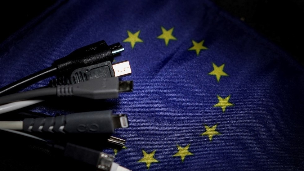 One charger to rule them all? EU announces plan to impose universal phone cable in blow to Apple