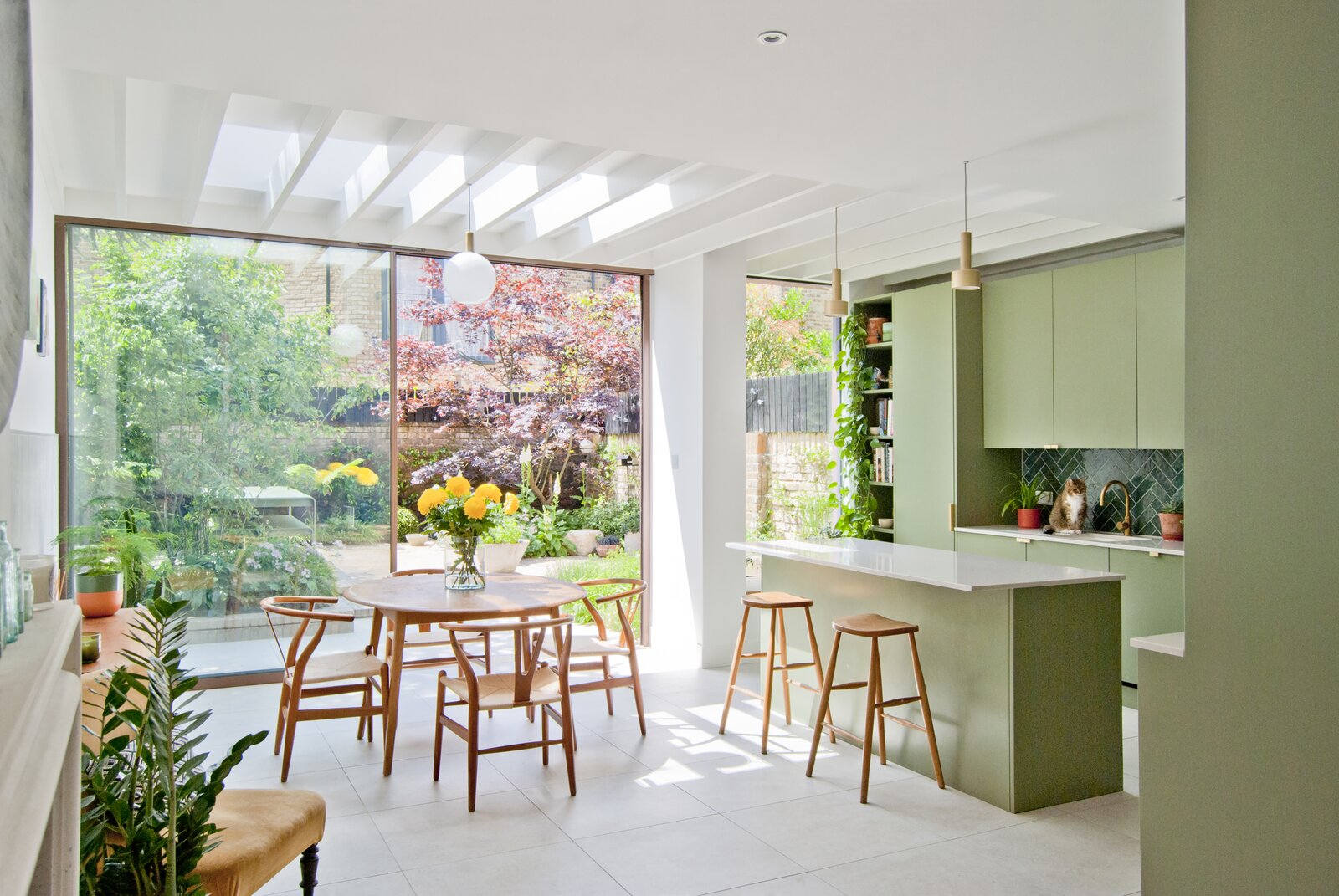A London Terrace House Gets a Bright Extension That Honors Its Arts and Crafts Heritage