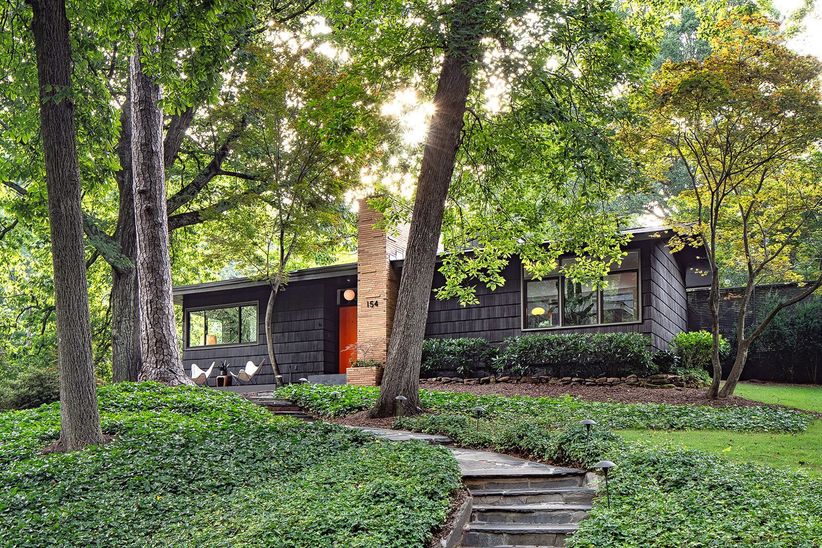 A Restored Midcentury Gem in Georgia With a Slim Aarons-Style Pool