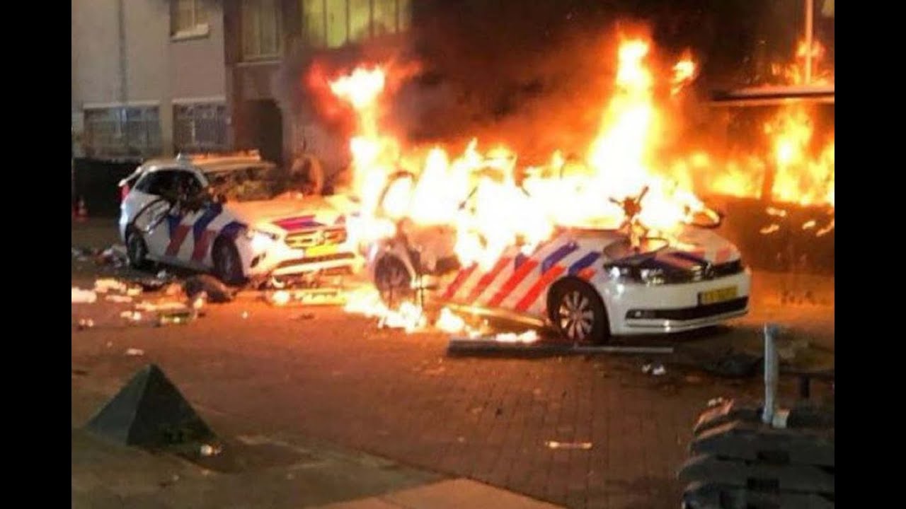 Rotterdam Transformed Into A War Zone Amid New COVID Lockdown Protests