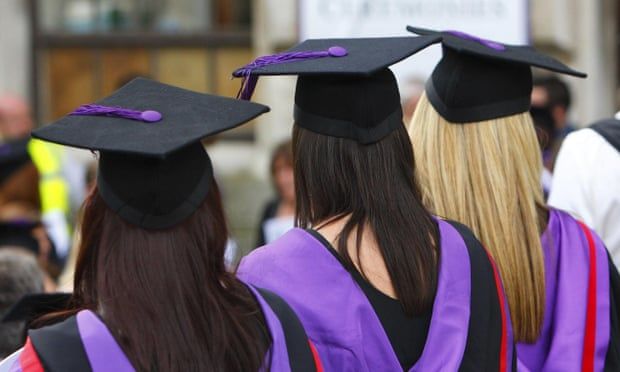 Disadvantaged graduates earn half as much as privileged peers in first job