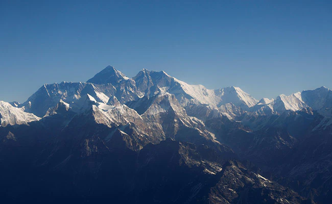 Mount Everest's Highest Glacier Rapidly Losing Ice