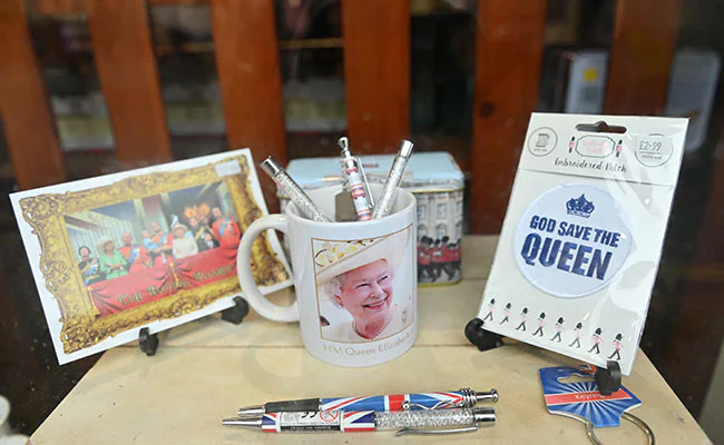 "God Save The Queen": Support Pours In For Covid-Positive Queen Elizabeth