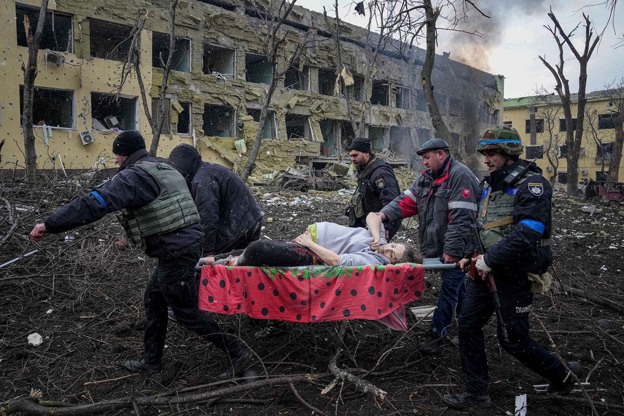 Russian War crimes in Ukraine: Maternity hospital hit by Russian air strike