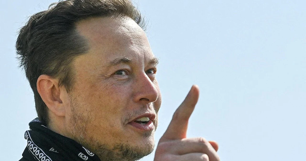 "There Are No Angels In War": Elon Musk Slams Russian Space Chief