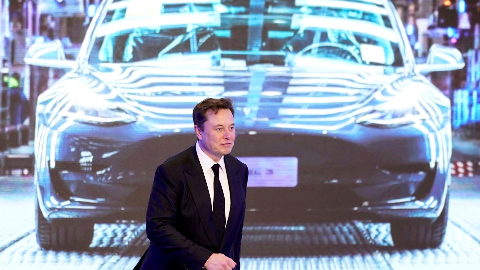 Tesla: Hundreds complain about phantom braking - as Elon Musk says he has 'bad feeling' about economy
