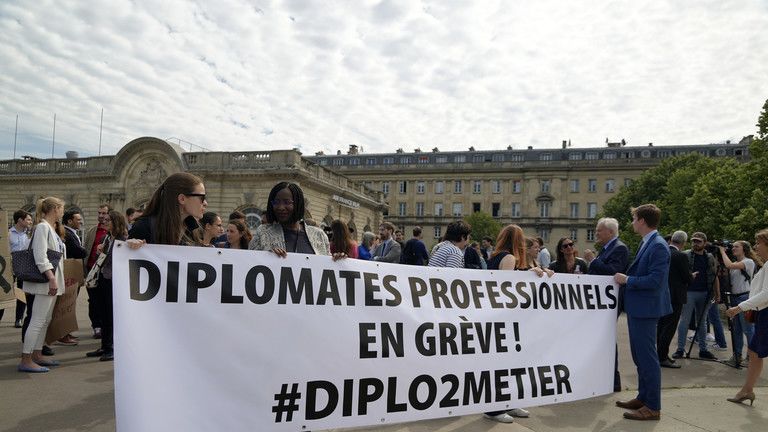 French diplomats go on strike