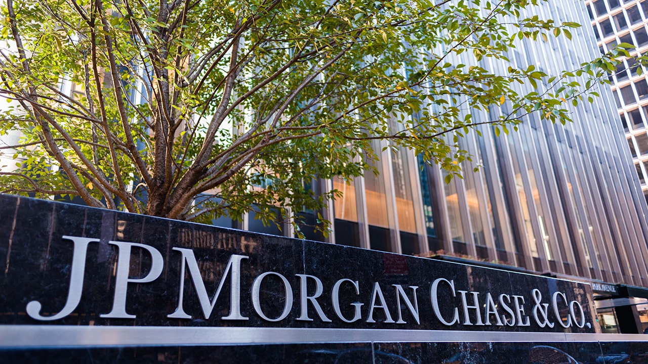 Ex-JPMorgan traders cleared of racketeering, found guilty of fraud